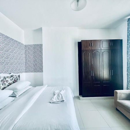 Private Room In 2Br Apartment Ντουμπάι Εξωτερικό φωτογραφία