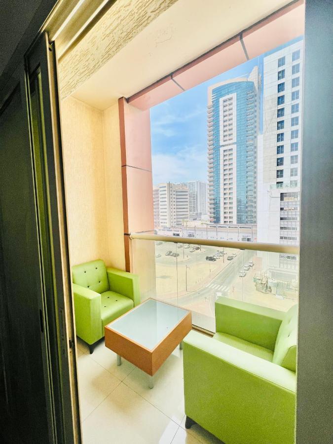 Private Room In 2Br Apartment Ντουμπάι Εξωτερικό φωτογραφία