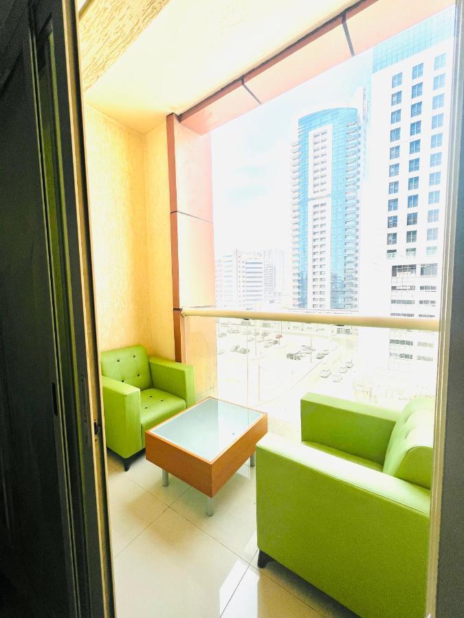 Private Room In 2Br Apartment Ντουμπάι Εξωτερικό φωτογραφία